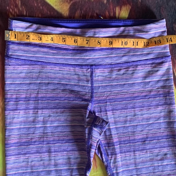 Lululemon Run Inspire Crop II Size 6 - Picture 4 of 12